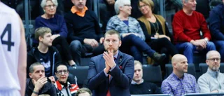 Öqvist hedrade bortgångne vännen: "Är fruktansvärt"