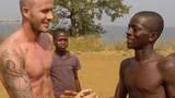 Fotbollshunken och Unicef-goodwillambassadören David Beckham träffade barn i Sierra Leone.