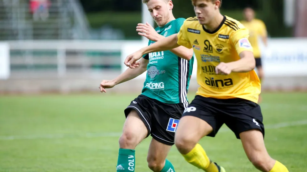Jonathan Böckert gjorde båda ESK:s mål