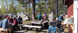 PRO Jokkmokk höll glödhet grillfest i gassande sol