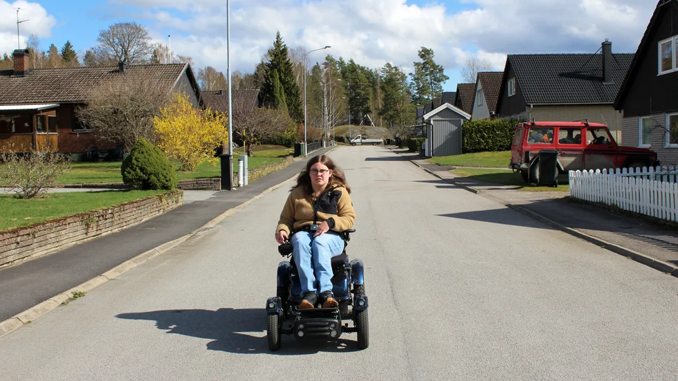 Permobilen använder Emelie ofta i olika sammanhang.