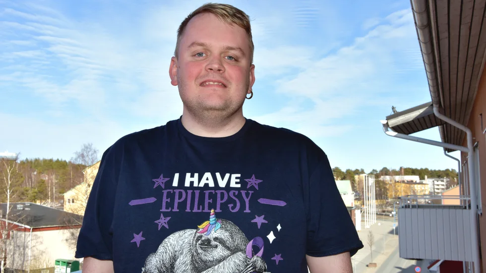 "Jag vill vara i sociala sammanhang, lära känna nya människor och få nya vänner" säger Linus Gunnari som får tillbaka assistansen som ger honom ett nytt liv.