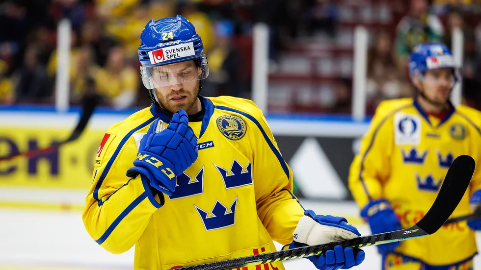Skelleftesonen Oscar Lindberg stod för en assistpoäng när Tre Kronor förlorade mot Finland.