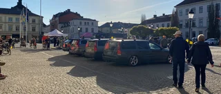 Epadunk och doftgranar – här intog A-traktorer Stora torget