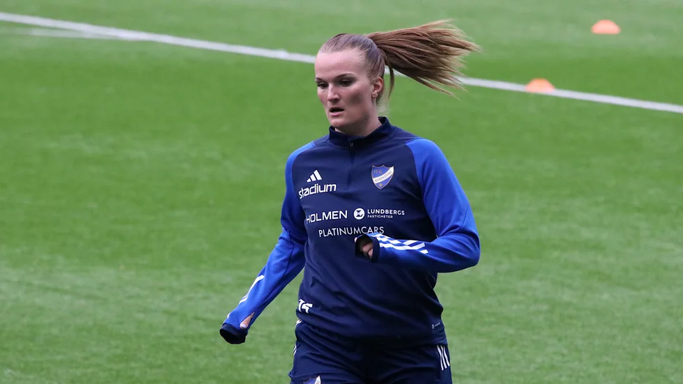 Lovisa Gustafsson är kvitt sina ryggproblem sedan en tid tillbaka och hoppas nu mer speltid. Hittills har det blivit två inhopp i allsvenskan.