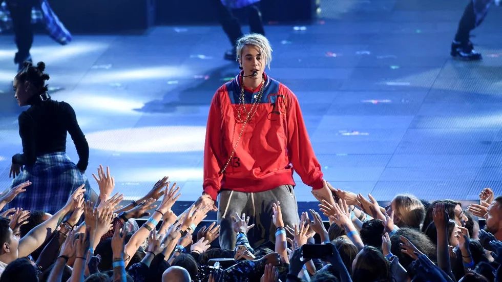 Bieberusning. Superdupermegastjärnan Justin Bieber landade i Norrbotten – och ett helt län drabbades av kollektiv hysteri. Nu läxar NSDs krönikör Pelle Johansson upp länet.