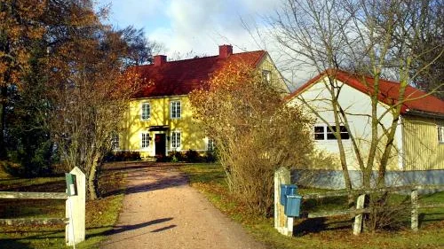 Gamla prästgården i Rök såldes för 1 350 000 kronor. Bild: Gunilla Rech