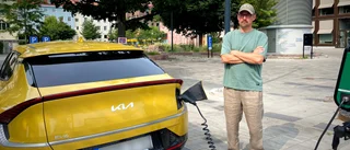 David, 57, skulle ladda elbilen – fick faktura på 11 000 kronor