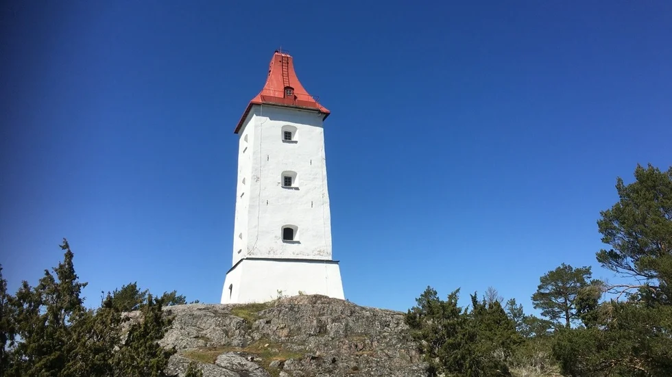 Spårö båk är en av kommunens stora turistattraktioner och därför är det fel att låta den och vägen dit förfalla, menar skribenten.