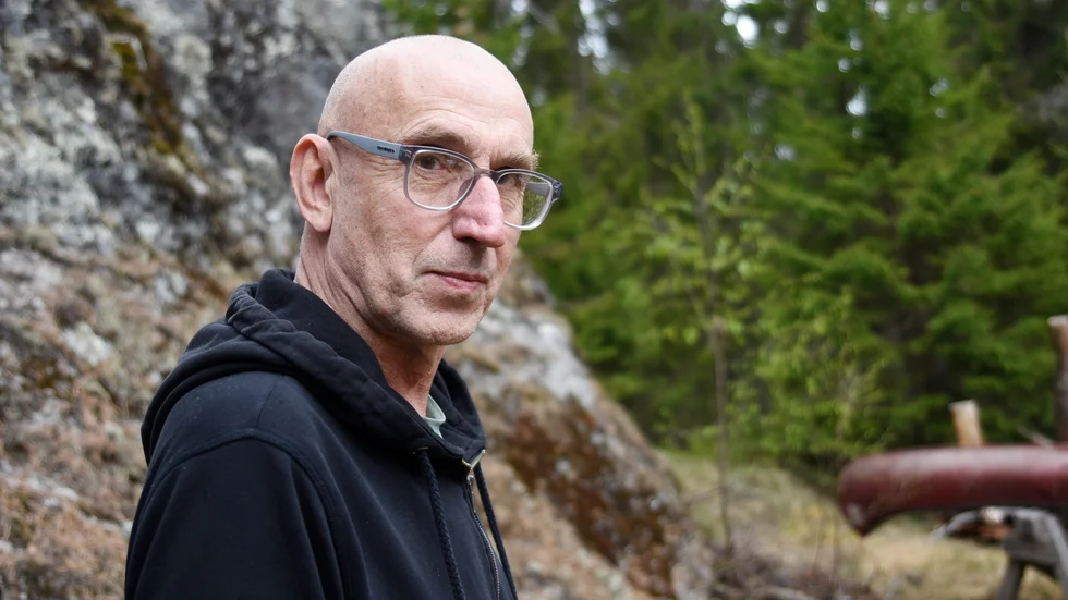Nästa år fyller Mats Wikström 70 år och nu solodebuterar han med albumet "Det är över nu", en personlig skiva vars titel syftar på en tidigare relation.