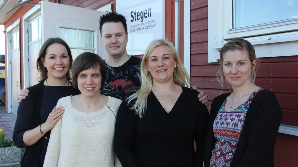Ella Björnklippa, Sandra Rönn, Tobias Åsberg, Caroline Trygg och Linnea Eriksson tycker det är bra att verksamheten Stegen växer och utvecklas.