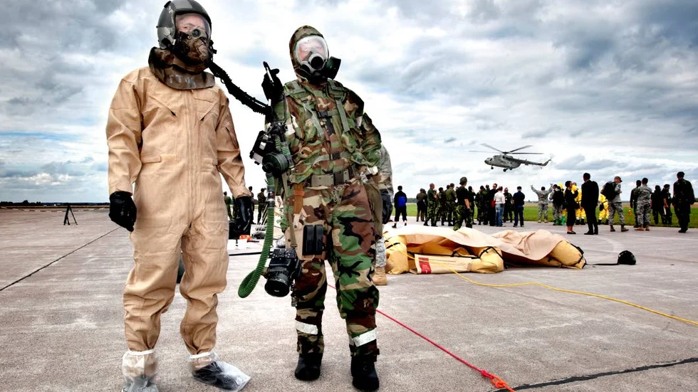 Bättre utan. Nato har varken gynnat Sveriges säkerhet eller svenska skattebetalare, skriver artikelförfattarna. (Bild från en Natoövning på Ärna utanför Uppsala 2009.)