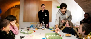 Här förvandlas ägg till gummibollar