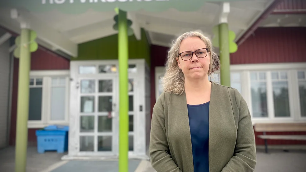 "Vi har haft ett återkommande problem med barn och unga på skolans tak kvällar och helger, utanför skoltid", säger Anna Bryggman, rektor på Rutviksskolan. 