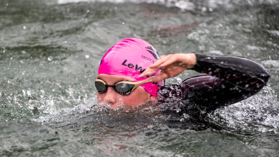 Greta Sjögren ska åka till Grekland för att representera Sverige i junior-EM i öppet vatten.