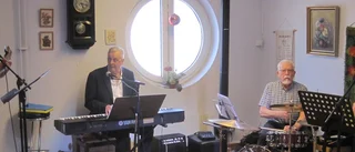 Fullsatt pubafton hos Åkerbäret