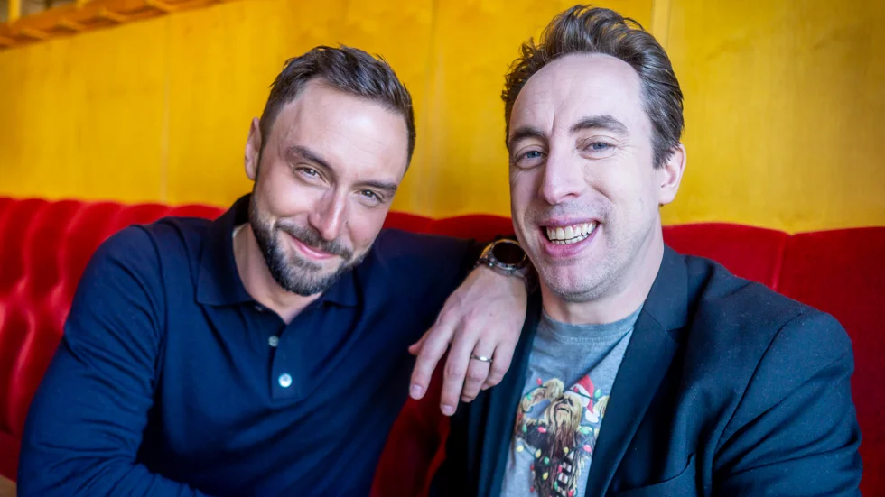 Måns Zelmerlöw och Per Andersson uppträder med julshowen "Tomten och bocken reser igen" på lördagen.