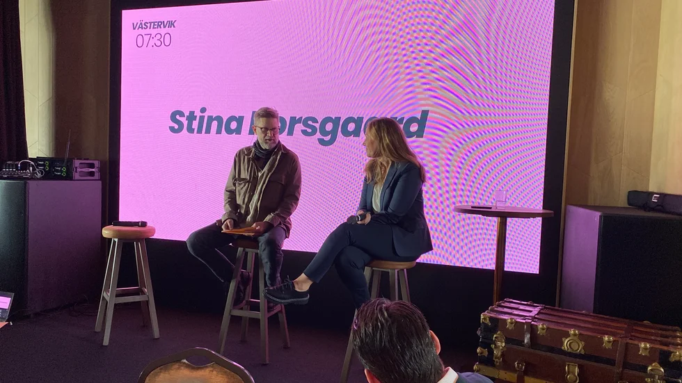 Peter Göransson från Västervik Framåt i samtal med Stina Porsgaard om bland annat hur det ser ut för besöksnäringen under 2023.