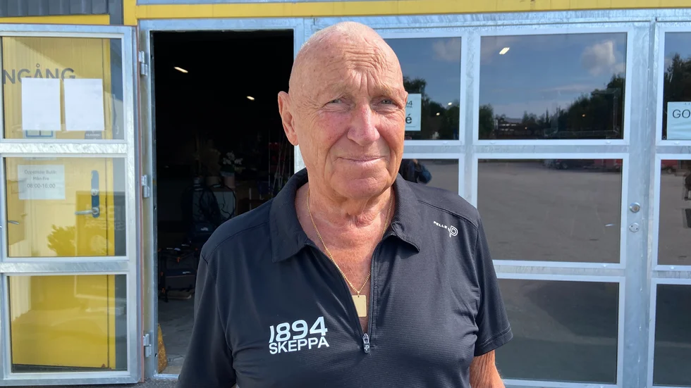 Göran Brinkeback är en sann entreprenör. Han äger inte bara Skeppa Marin utan är bland annat delägare av Billy and Dennis flyttfirma. Han grundade också Östgöta städ en gång i tiden.