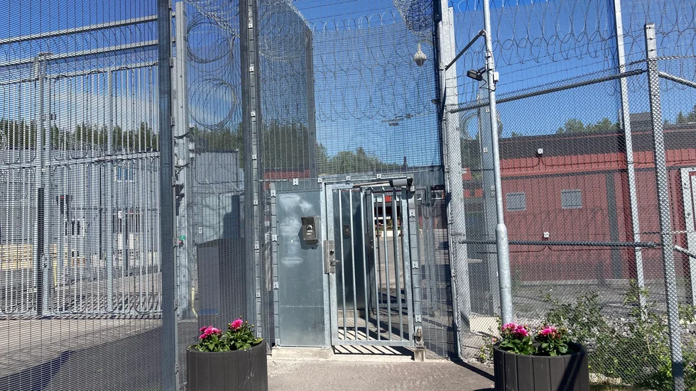 Vilka är det som sitter på våra fängelser? Vad har de för bakgrund? Ökad kunskap behövs för att kunna motverka och förhindra brottslighet i samhället. Att inte våga/vilja veta är en dålig strategi. 