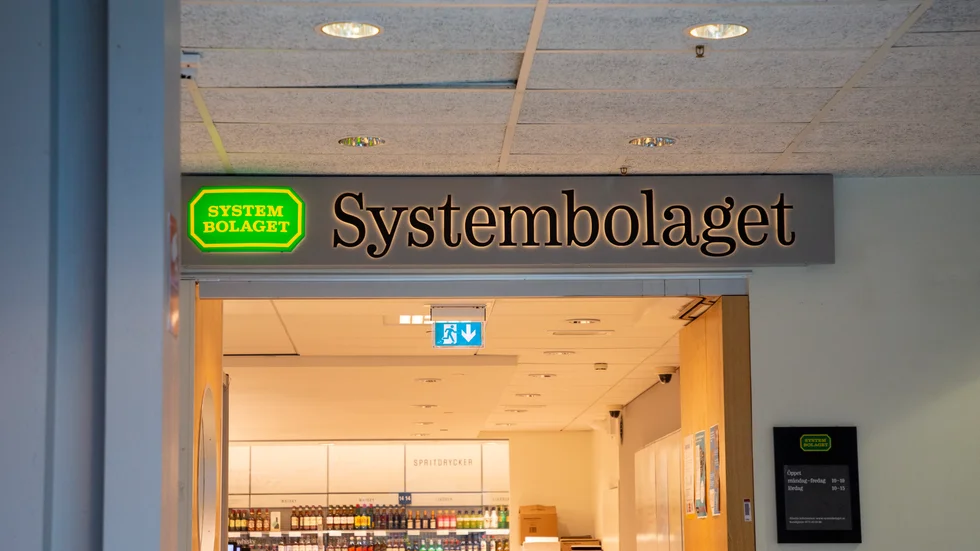 Trots EU-kommissionens gröna ljus finns det ingen garanti för att gårdsförsäljning av alkohol ryms inom Sveriges undantag, där staten har fått rätt till att ha monopol på alkoholförsäljning.