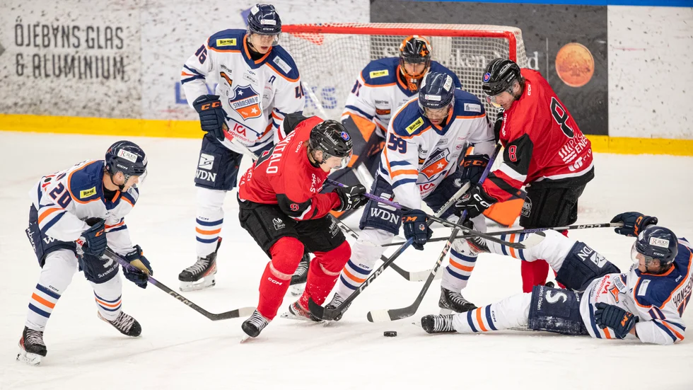 Strömsbro IF är en av klubbarna som tvångsnedflyttas från Hockeyettan. Därmed uppstår också en vakans i den norra serien där Piteå Hockey förstås spelar. (Arkivbild)