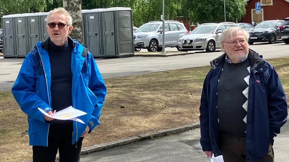 Åke Berggren och Ulf Holmberg guidade gruppen genom det gamla Piteå. 