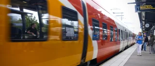 (V): Ta inte bort tågvärdarna – riskabel besparing