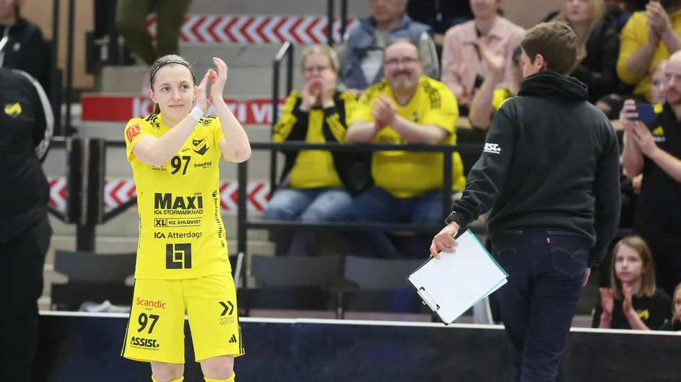 Målfarliga forwarden Erika Nilsson stannar i Endre. 
