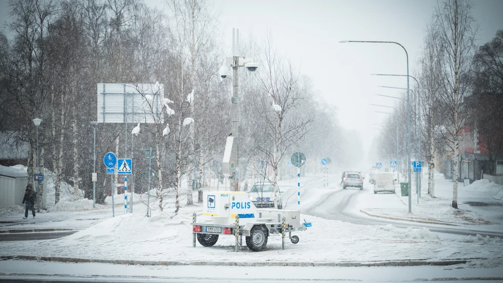 Poliskameran i en rondell i Jokkmokk avslöjade att det var något ovanligt på gång. Polisen ska ge stöd till den största Nato-övningen på flera decennier.