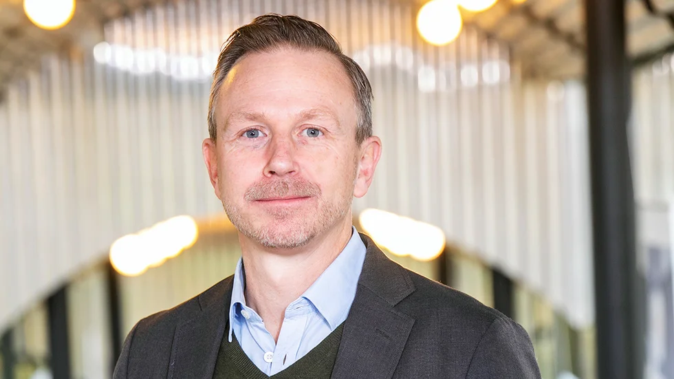 Björn Persson, regionens chef för division kirurgi, menar att en gemensam kvinnoklinik snarare stärker ställningen för förlossningen i Nyköping. 