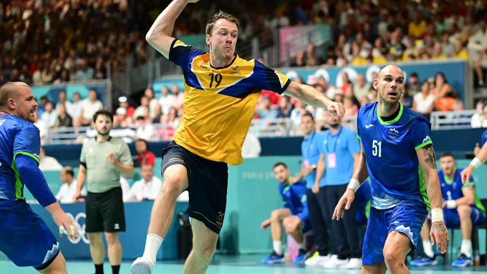 Felix Claar skadade sig mot Slovenien i OS. Nu blir han borta flera månader. (Arkivbild)