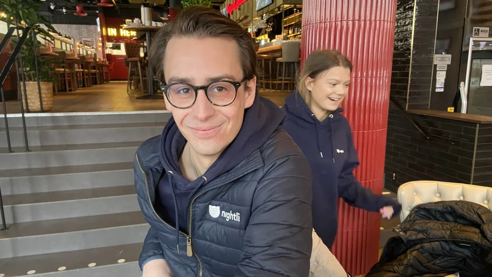 Henrik Hellbe är Nightlis klubbgrundare och hann bara driva klubben en månad på TGI Fridays innan restaurangen gick i konkurs. 