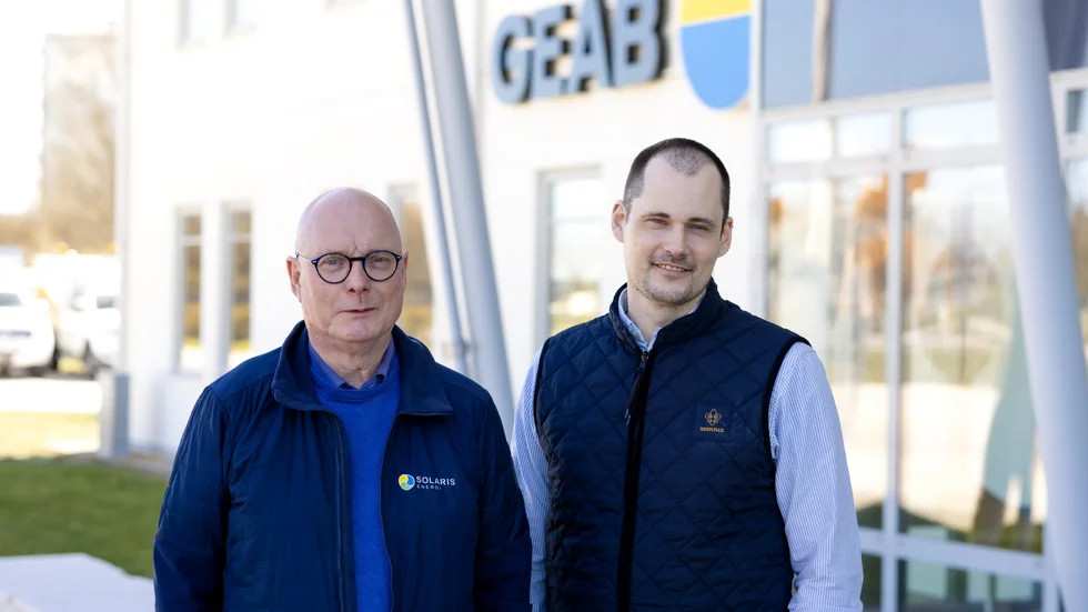 Göran Liljedahl, affärsutvecklare på Solaris Energi, tillsammans med Julius Bengtsson, vd på Gotlands elförsäljning.