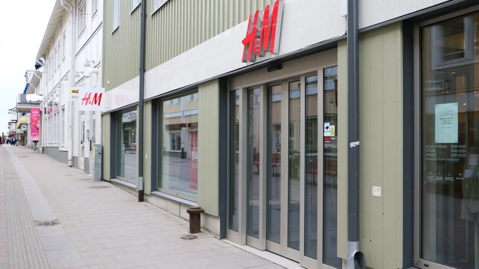 H&M i Piteå utsattes för stölder under onsdagen. (Arkivbild)