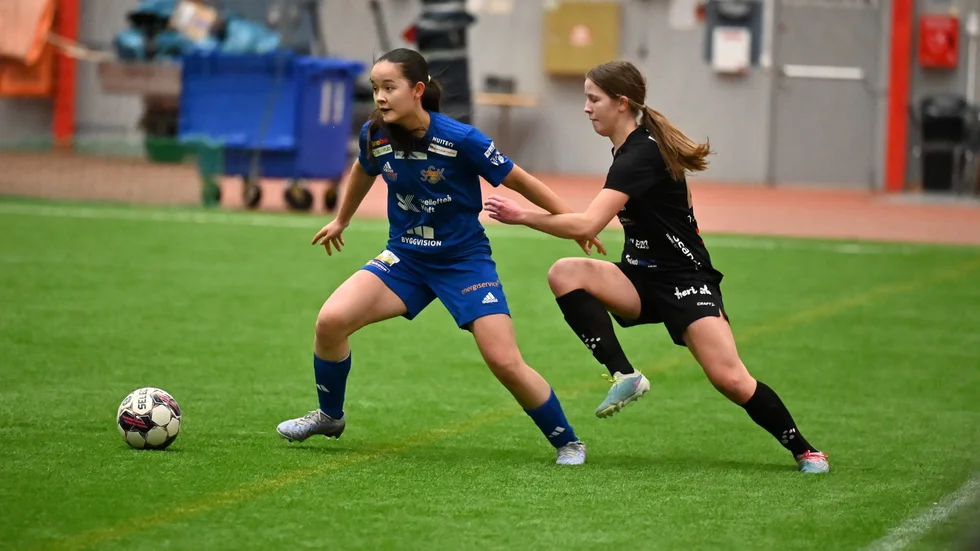 Lovisa Södergren bar kaptensbindeln när Sunnanå SK F19 förlorade med 10–0 borta mot Bodens pojkar 15 i vinterserien.