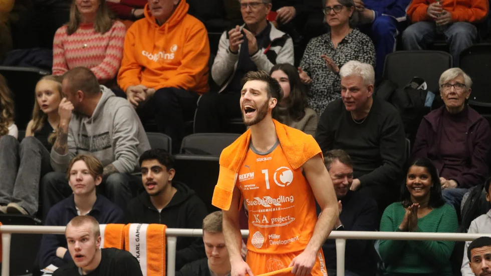 Adam Ramstedt lämnar mästarklubben.