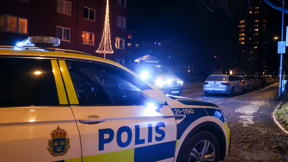 Ett misstänkt, explosivt föremål hittades vid ett flerfamiljshus i Gränby, Uppsala.