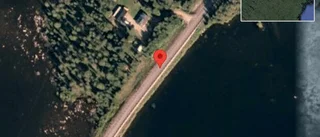 Stopp på väg 631 på grund av trafikolycka med en personbil