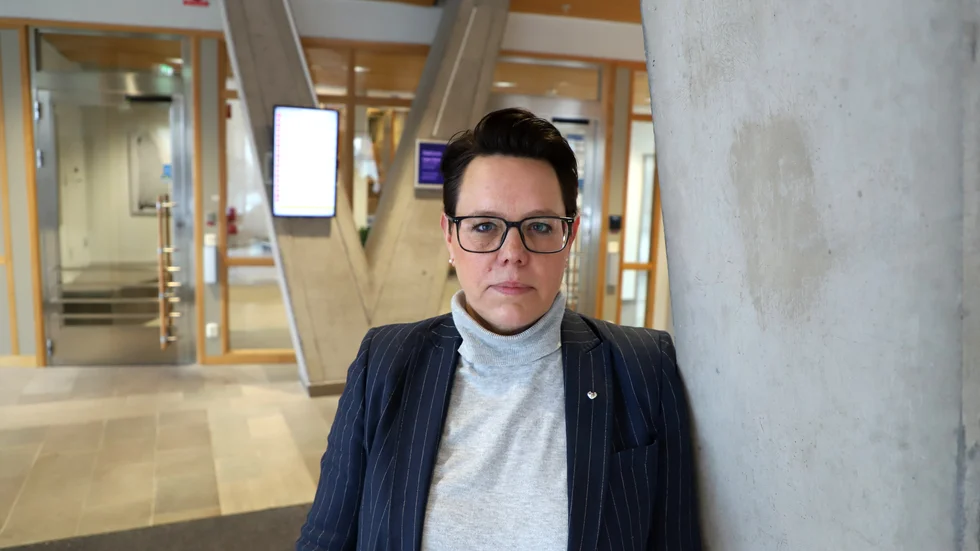 Marie Morell är regionstyrelsens ordförande. Idag meddelar hon och Östgötasamverkan i regionledningen att matpolitiken läggs om. Ekologiskt odlat får stryka på foten för det lokala. 