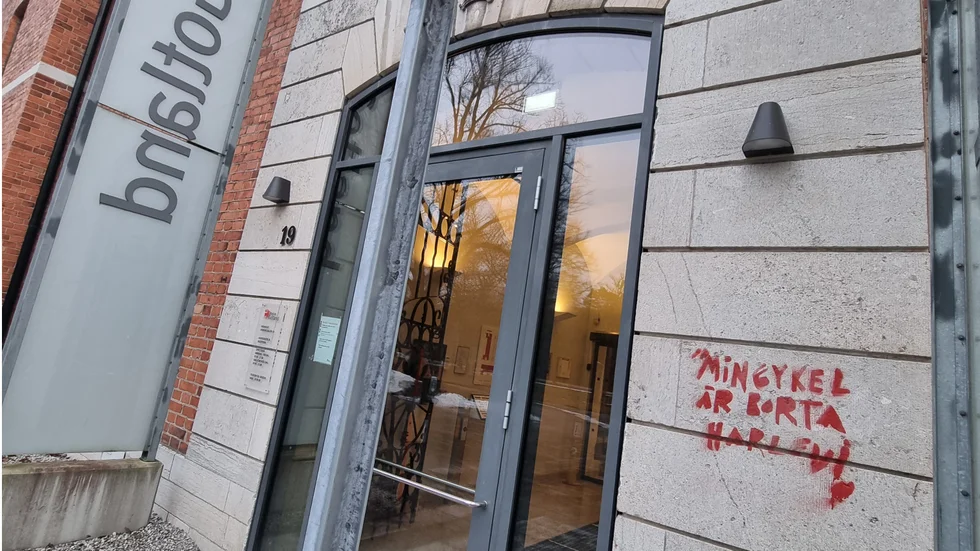 Rådhuset på Visborg är en av fastigheterna som utsatts för skadegörelse.