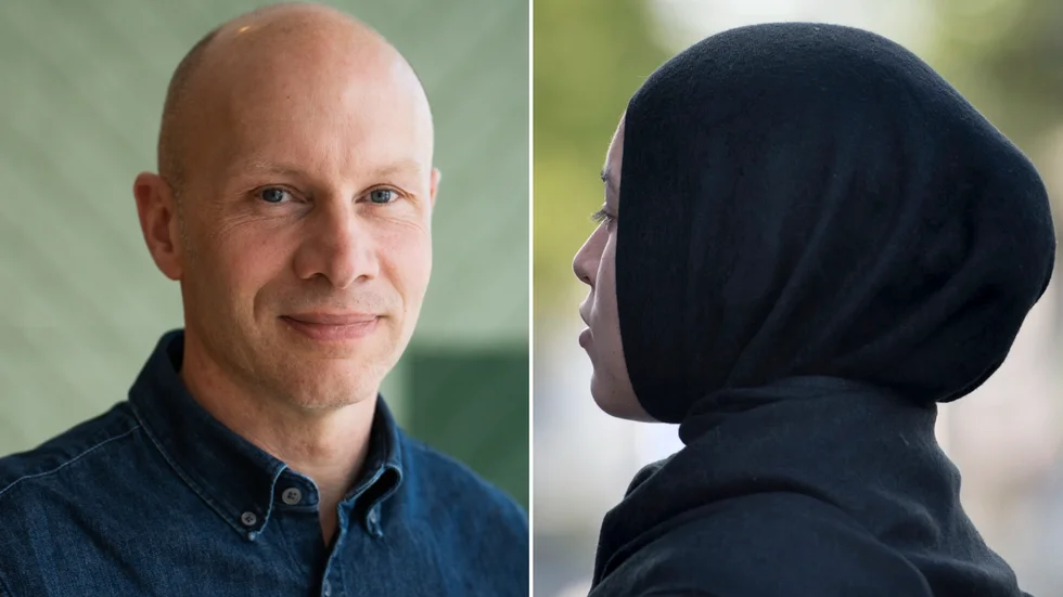 Jonas Karlberg (V) anser att Hijab (muslimsk sjal) kan vara en del av personalklädseln inom vården.