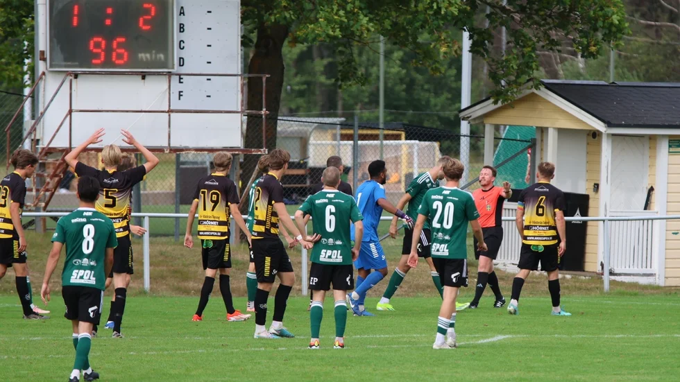 Kaoset på stopptid. Skiljebo fick med sig domslutet som blev 2-2. 