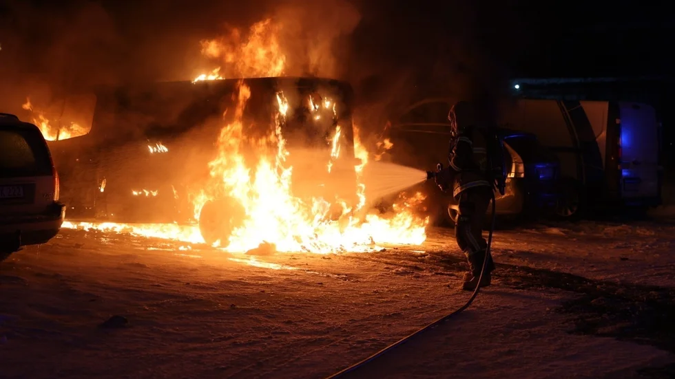 Den anlagda storbranden i Fyrislund bröt ut en natt i januari. Nu döms en man i 40-årsåldern till fängelse för mordbrand.