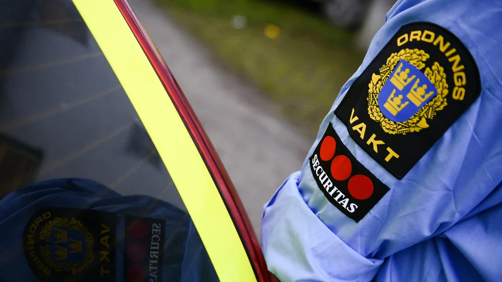 Insändarskribenten vill se en snabbutbildning av väktare. 