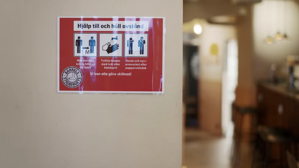 Det är bara fyra år sedan covid-pandemin slog till, men det känns som dubbelt så länge sedan. På bilden Covid-19 restriktioner på en restaurang i Stockholm.