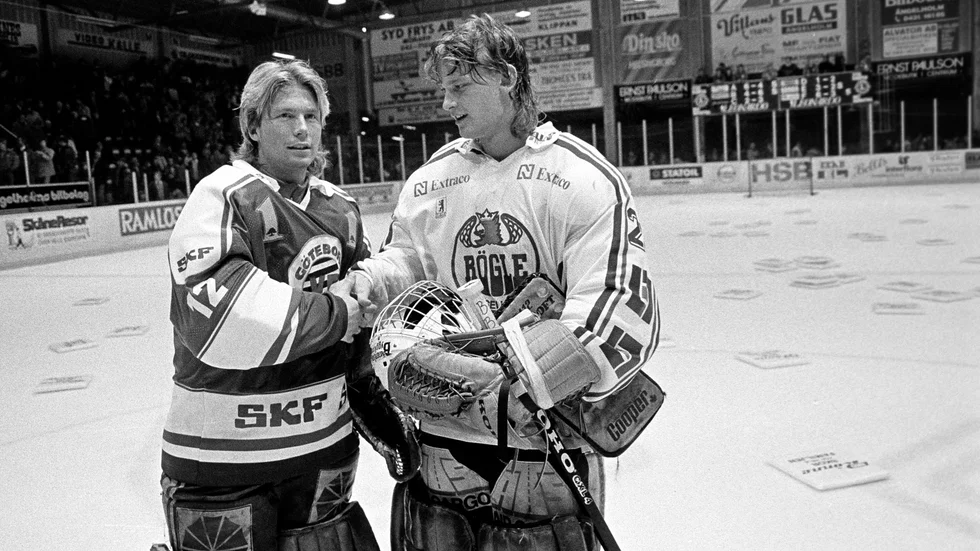 Claes Holmberg här i Frölundas matchställ efter match mot Rögle 1988 Billy Nilsson heter Rögles keeper. 
