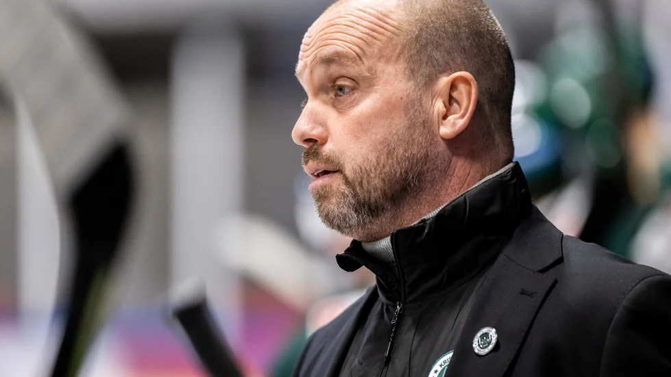 Kristianstads förra tränare Peter "Piva" Johansson är aktuell för Vimmerby Hockey.