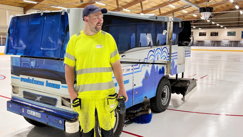 "Den nya är lite bredare och lite högre så man kanske kommer känna sig ännu coolare, skrattar Teodor Andersson, som ser fram emot att den gamla ismaskinen ska bytas ut mot en nyare modell i höst.