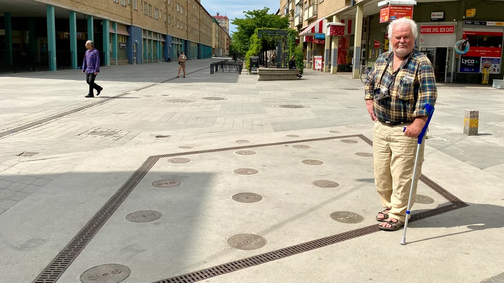 Vattenspelet i Nyfors har varit ur funktion i flera år – något som den före detta Nyforsbon Rolf Waltersson, tycker är dåligt. "Den här har man inte brytt sig om."